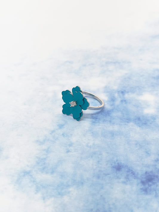 Anillo Susurro de Cielo con pistilo